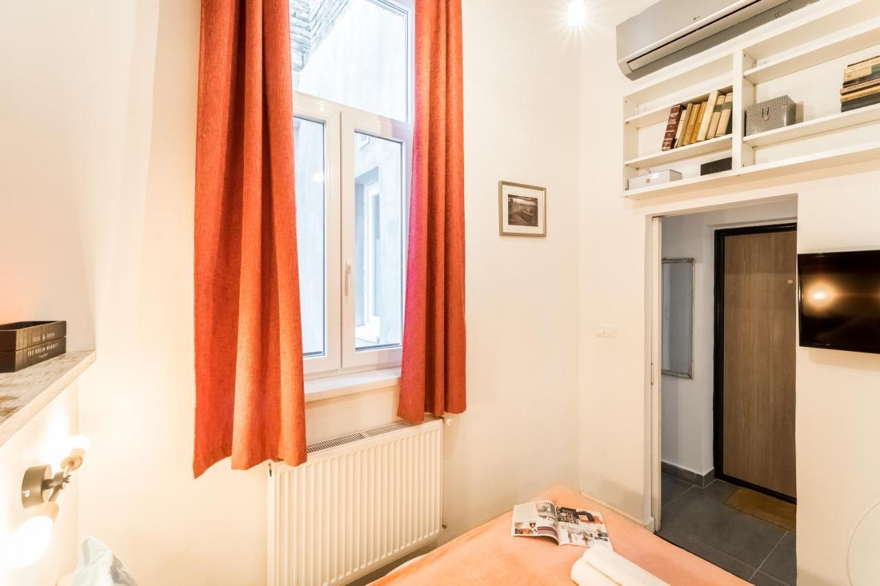 Hip Loft Style Near Vaci Street Apartment