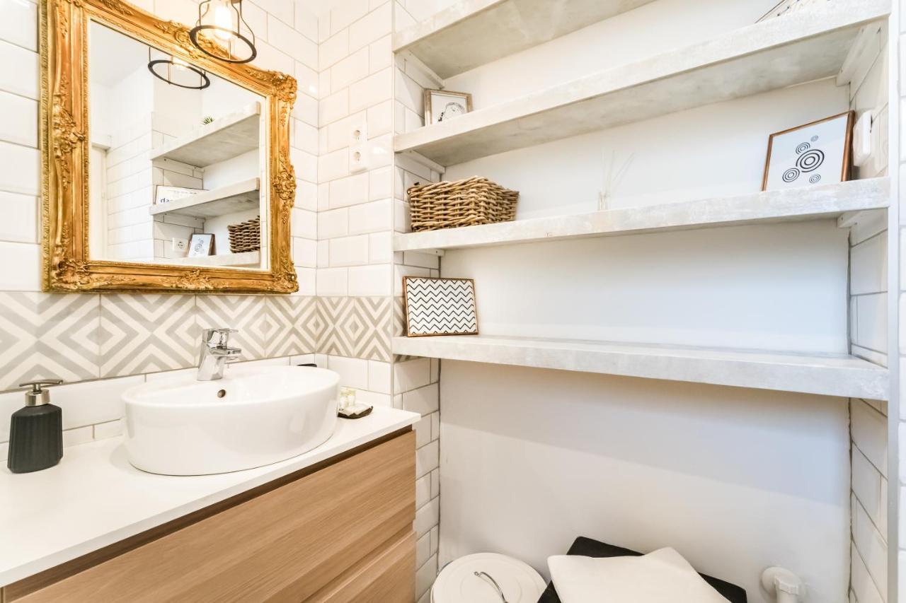 Hip Loft Style Near Vaci Street Apartment Budapest