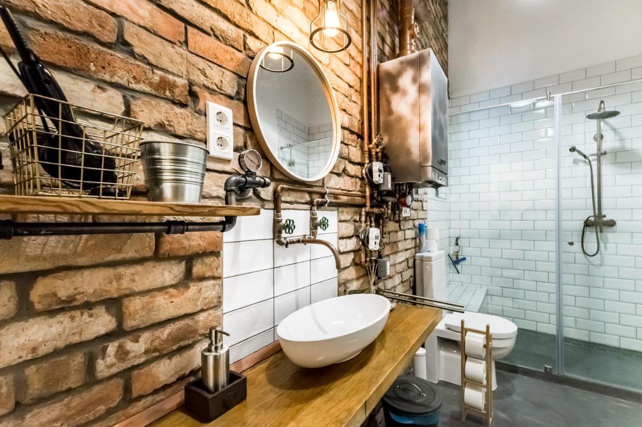 Hip Loft Style Near Vaci Street Apartment Budapest