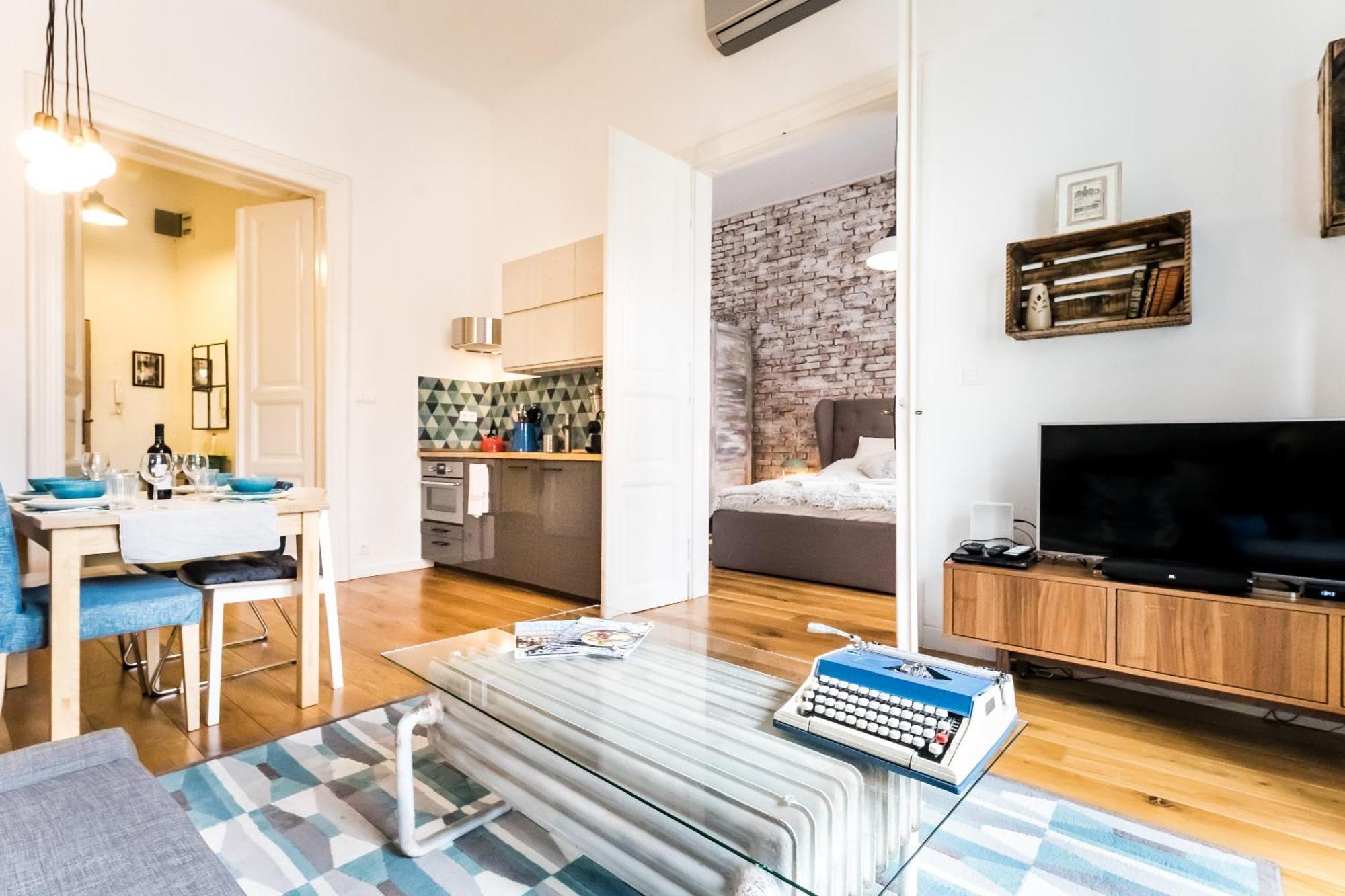 Hip Loft Style Near Vaci Street Budapest